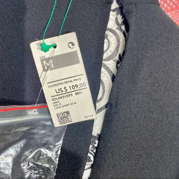 Stile Benetton NWT Black Beaded Neck Line Dress Medium - Picture 9 of 13